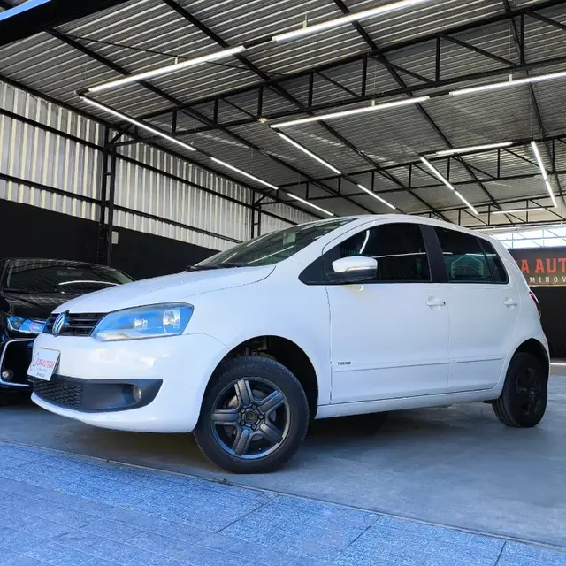 Carro Volkswagen Fox 2014 1.6 VHT (Flex)