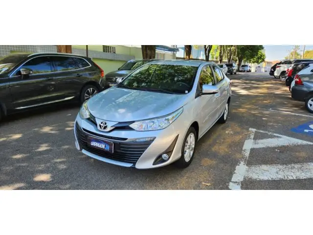 Toyota Yaris Sedan 1.5 XL CVT (Flex)