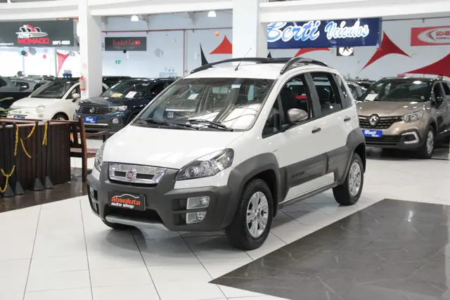 Carro Fiat Idea 2015 Adventure 1.8 16V Dualogic (Flex)