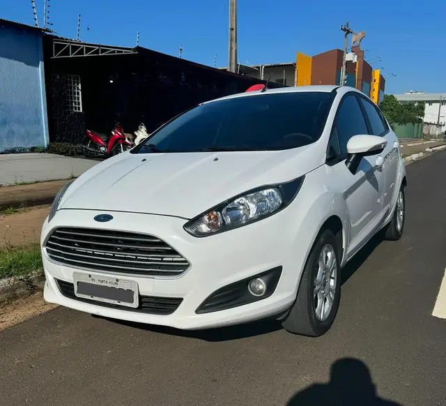 Carro Ford Fiesta Hatch 2016 1.6 (Flex)
