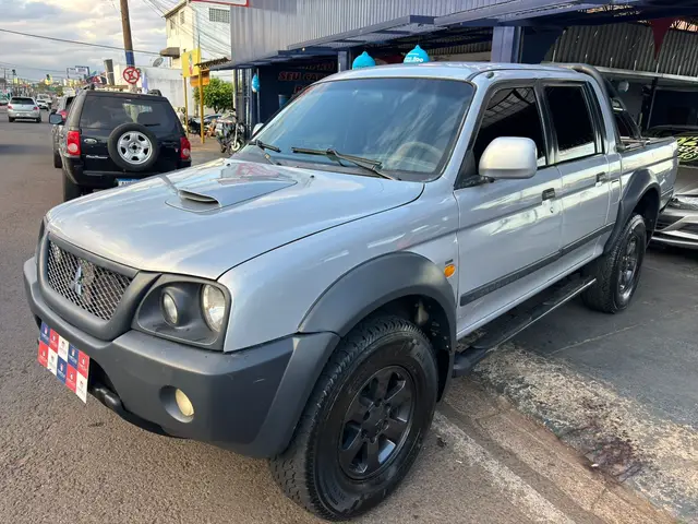 Carro Mitsubishi L200 Triton Outdoor 2011 L 200 Outdoor HPE 4x4 2.5 (cab. dupla)