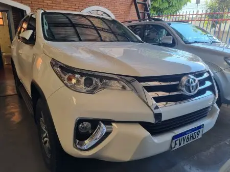 Carro Toyota SW4 2017 2.7 SR 4x2 (Flex)