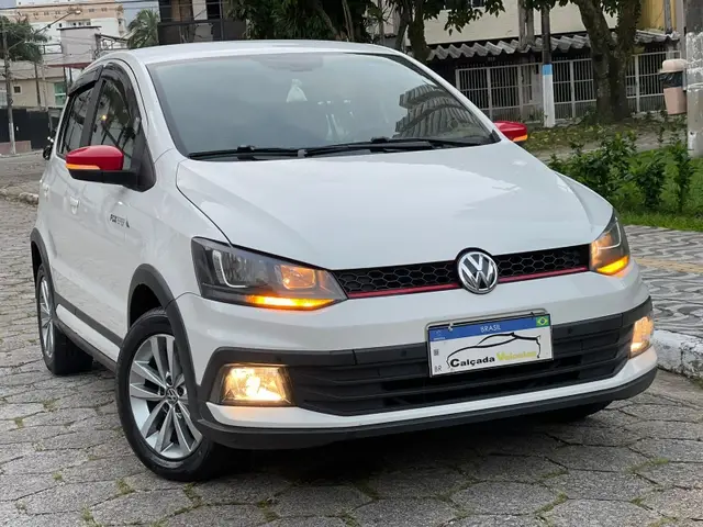 Carro Volkswagen Fox 2016 1.6 16v MSI Pepper (Flex)