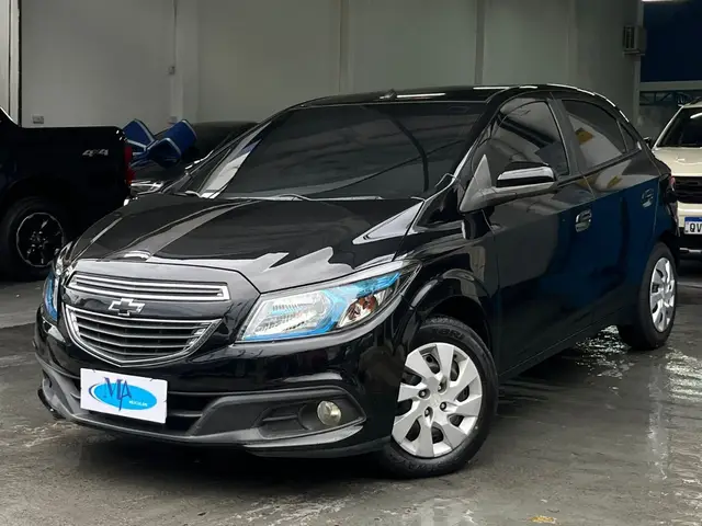 Carro Chevrolet Onix 2015 1.4 LTZ SPE/4 (Aut)