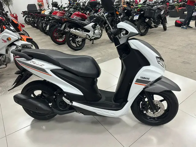 Moto Yamaha Fluo 2023 ABS