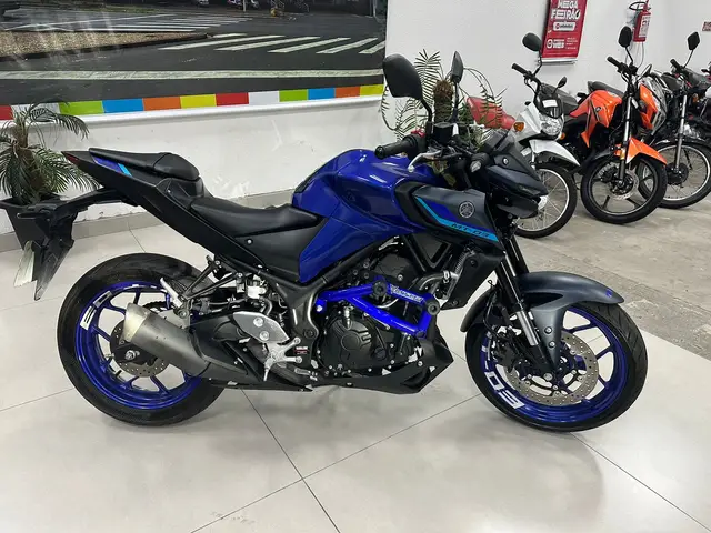 Carro Yamaha MT-03 2024 ABS