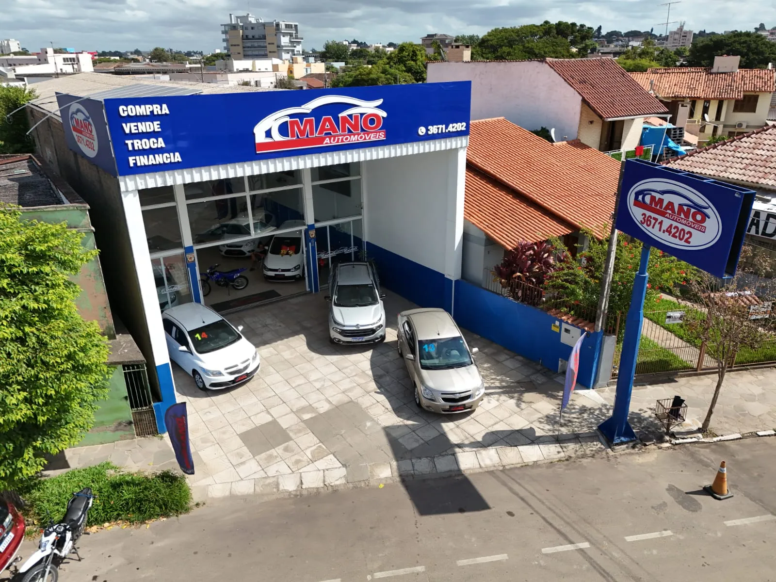 Fachada da loja Mano Automóveis - Camaquã - RS