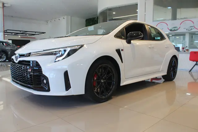 Carro Toyota GR Corolla 2024 Circuit 1.6 Turbo 4x4 Mec