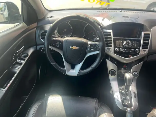 Carro Chevrolet Cruze 2014 HB Sport LTZ 1.8 16V FlexP. 5p Mec