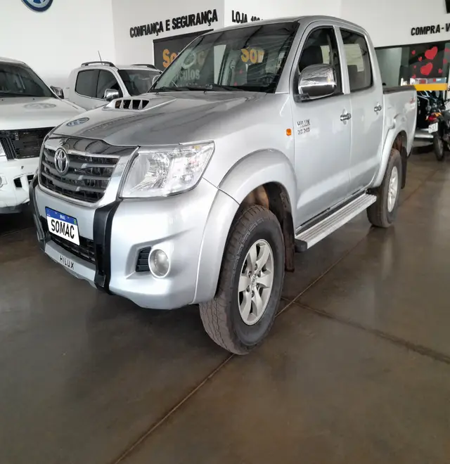 Carro Toyota Hilux Cabine Dupla 2014 Hilux 3.0 TDI 4x4 CD STD