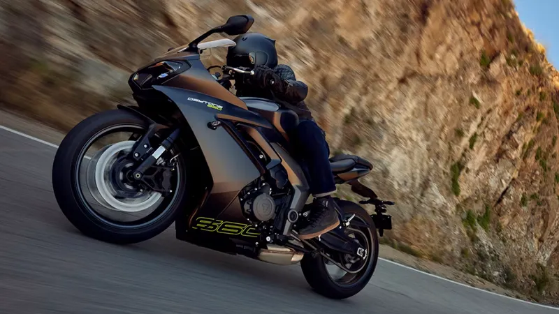 Nova Triumph Daytona 660 já pode ser reservada nas lojas