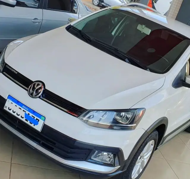 Carro Volkswagen CrossFox 2015 1.6 VHT (Flex)