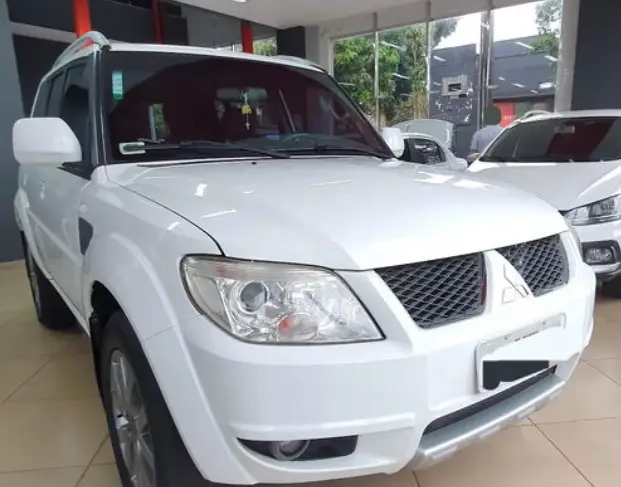 Carro Mitsubishi Pajero TR4 2013 2.0 16V 4x2 (Flex)