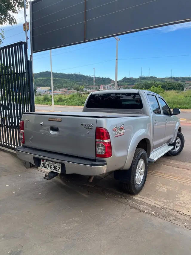 Carro Toyota Hilux Cabine Dupla 2015 Hilux 3.0 TDI 4x4 CD SRV (Aut)