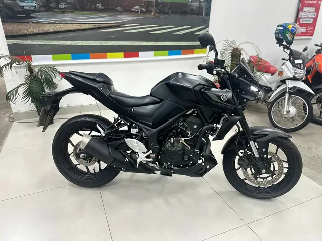 Carro Yamaha MT-03 2024 ABS