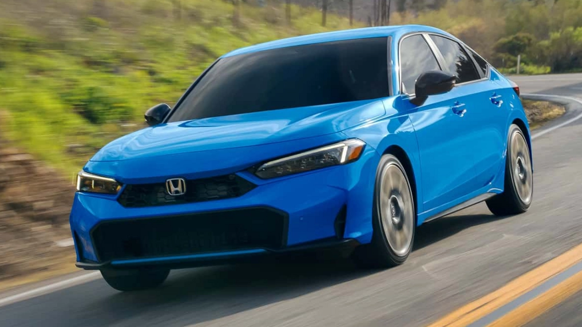 Apresentado nas carrocerias hatch e sedan, o modelo acaba de ganhar uma atualização de meia vida da 11ª geração