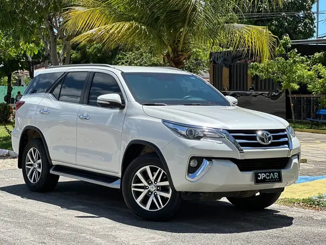 Carro Toyota SW4 2017 2.8 TDI SRX 7L 4x4 (Aut)