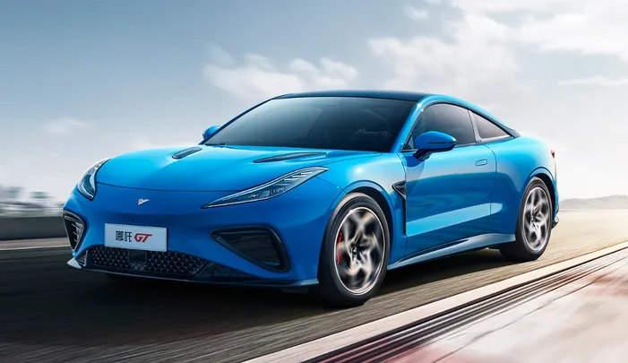 Cupê é mais um chinês a chegar ao Brasil e acelera tão forte quanto os Porsche