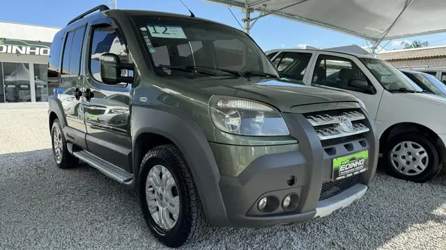 Carro Fiat Doblò 2012 Adventure 1.8 16V (Flex)