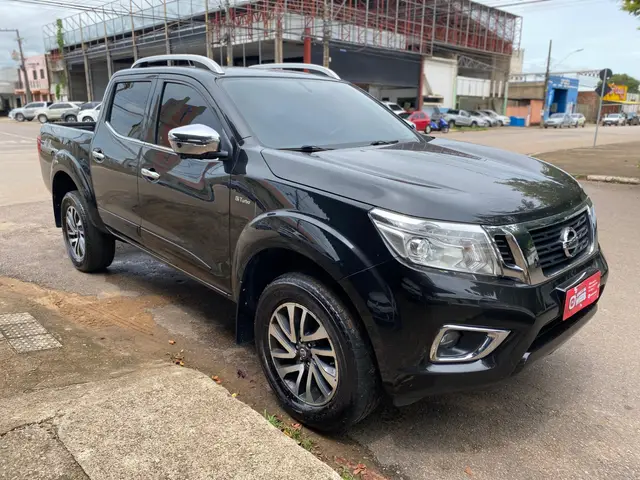 Carro Nissan Frontier 2021 2.3 TD CD LE 4x4 (Aut)