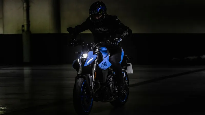 Linha 800 cc da Suzuki chega com inéditas V-Strom e GSX-8S