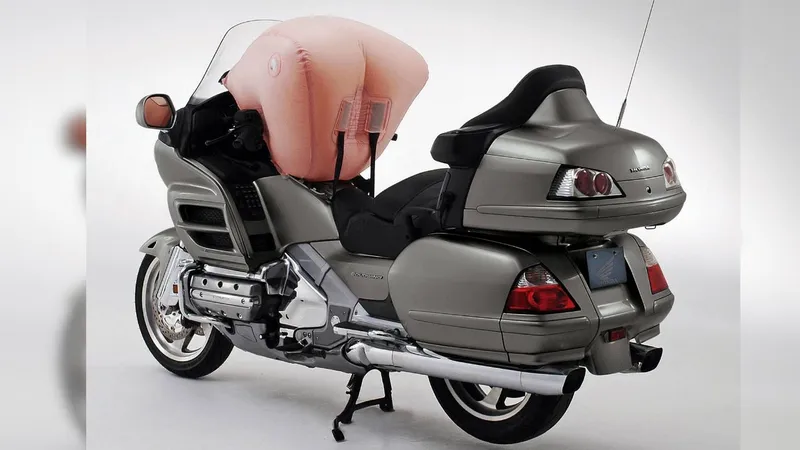 Cinco tecnologias de carros que chegaram às motos