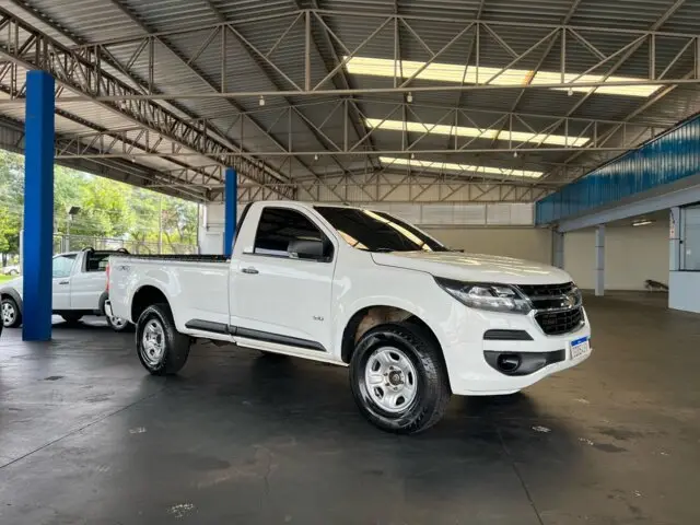Carro Chevrolet S10 Cabine Simples 2019 S10 2.8 CTDi LS 4WD (Diesel)