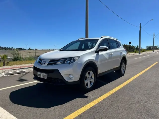 Carro Toyota RAV4 2014 2.0 4x4