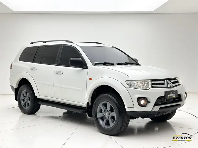 Carro Mitsubishi Pajero 2016 3.2 DI-D 4WD (Aut)