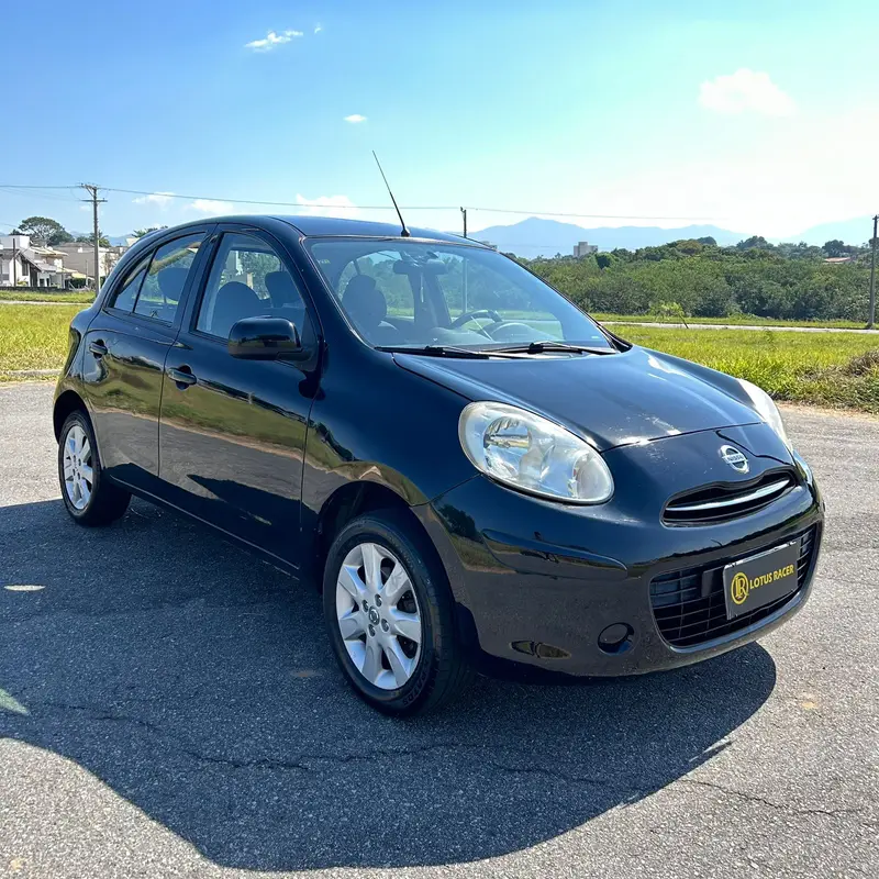Nissan March 1.0 16V S (Flex)
