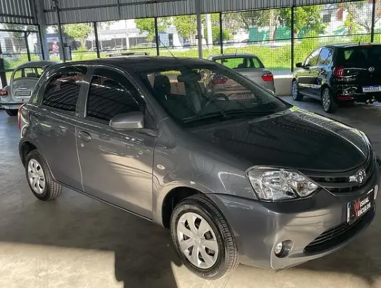 Carro Toyota Etios 2016 X 1.3 (Flex)