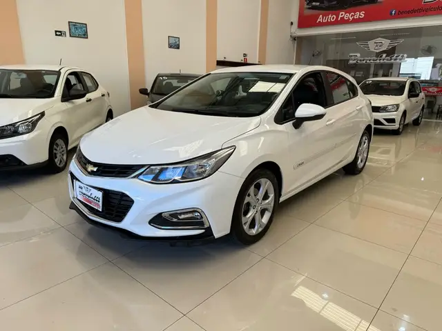 Carro Chevrolet Cruze 2019 HB Black Bow Tie 1.4 TB Flex Aut.