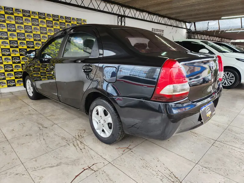 Toyota Etios Sedan X 1.5 (Flex)