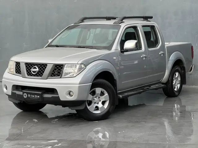 Carro Nissan Frontier 2012 LE 4x4 2.5 16V (cab. dupla)