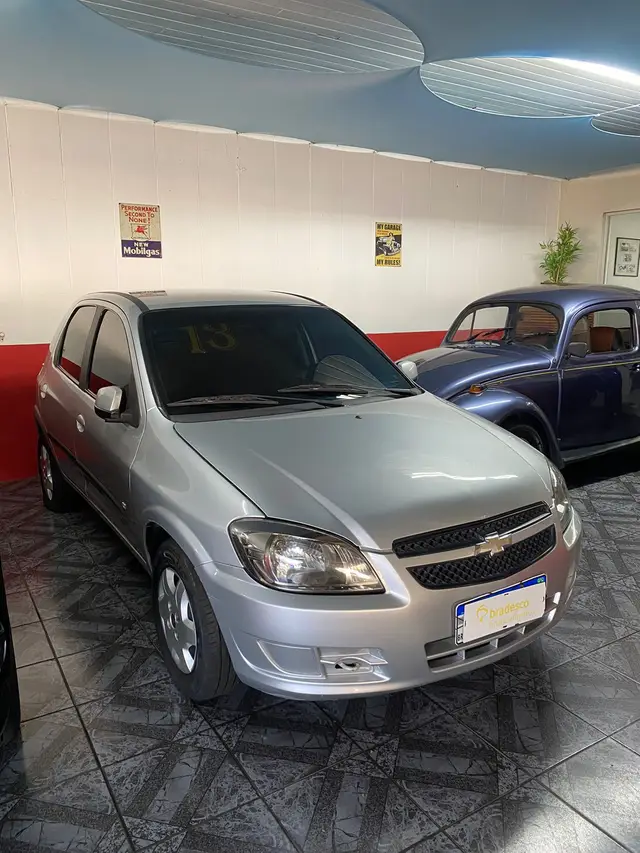 Carro Chevrolet Celta 2013 LT 1.0 (Flex)