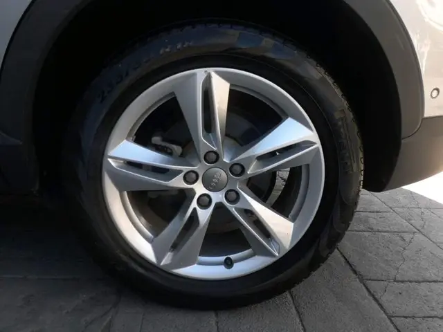 Carro Audi Q3 2017 1.4 TFSI Ambiente S Tronic