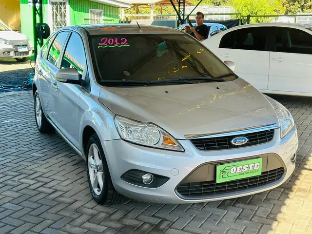 Carro Ford Focus Hatch 2012 2.0 16V Flex