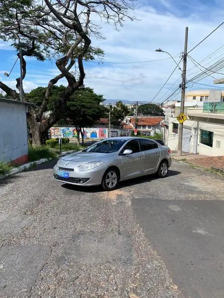 Carro Renault Fluence 2014 2.0 16V Dynamique (Flex)