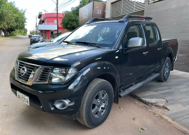 Carro Nissan Frontier 2013 2.5 TD CD 4x4 SV Attack