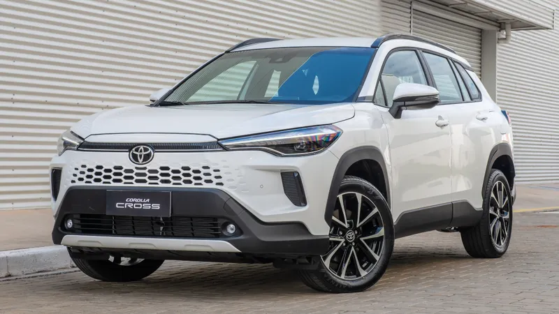 Toyota Corolla Cross dispara em vendas e VW T-Cross mantém liderança 