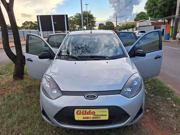 Carro Ford Fiesta Hatch 2013 Rocam 1.0 (Flex)