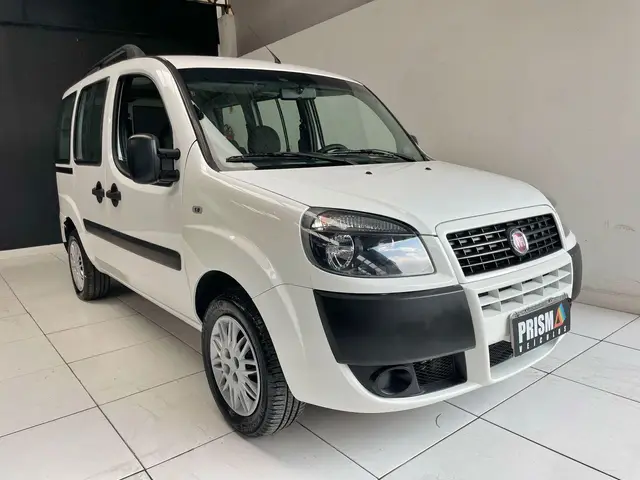 Carro Fiat Doblò 2020 Essence 1.8 16V (Flex)