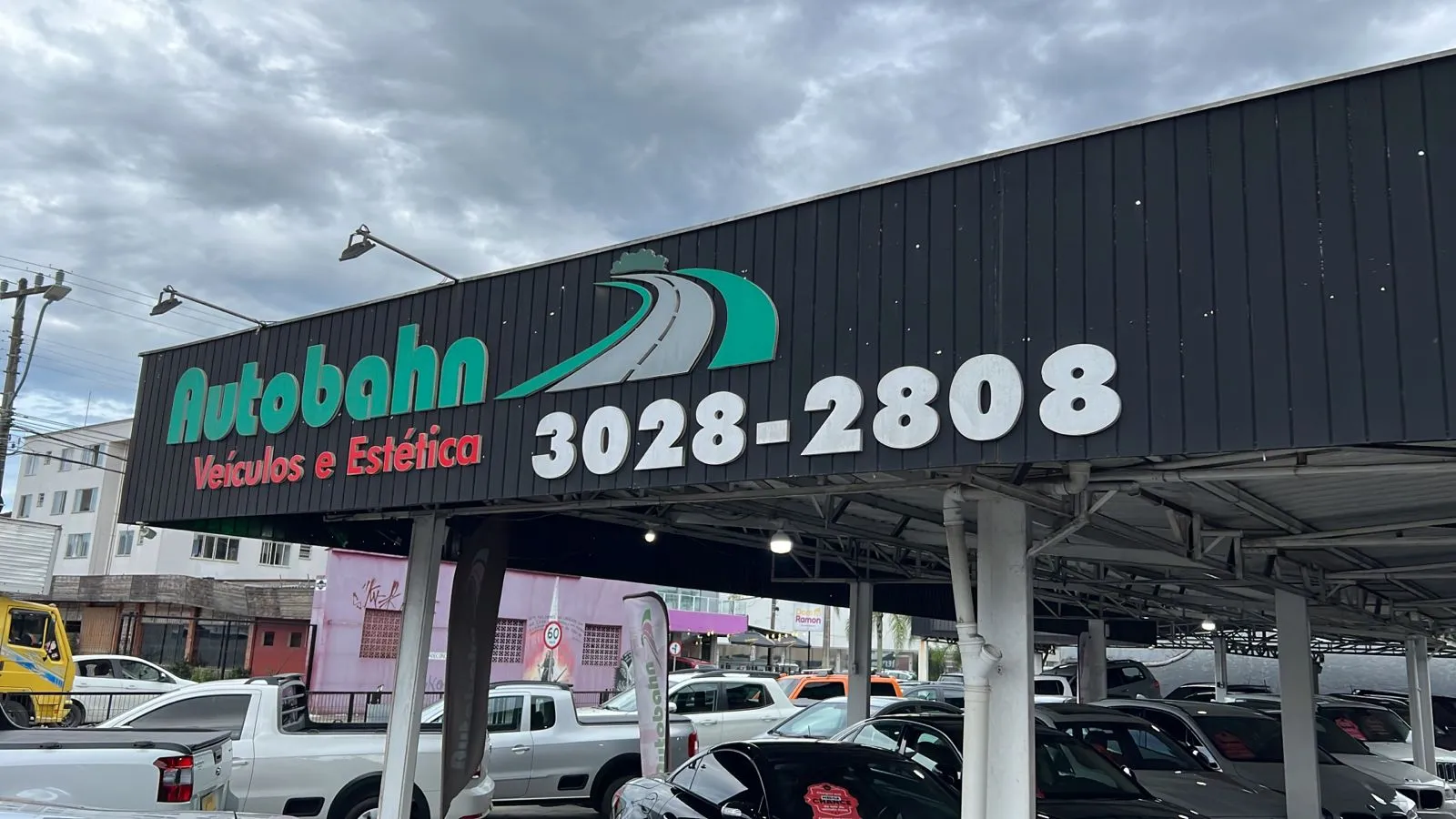 Fachada da loja AUTOBAHN VEICULOS - Joinville - SC