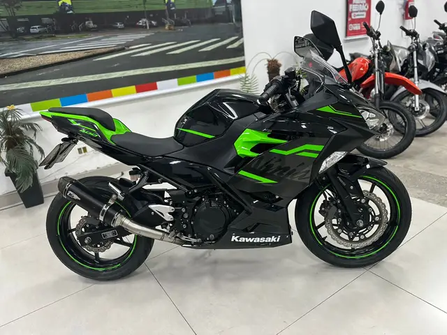 Carro Kawasaki Ninja 2020 400