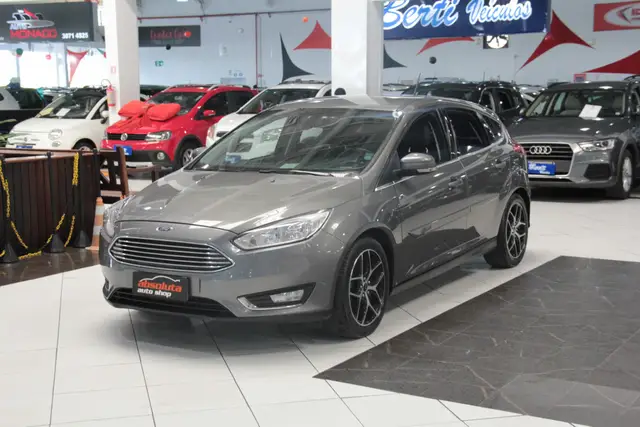 Carro Ford Focus Hatch 2016 Titanium 2.0 PowerShift