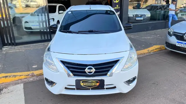 Carro Nissan Versa 2019 1.0 12V (Flex)