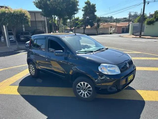 Carro Fiat Uno 2011 Vivace 1.0 8V (Flex) 4p