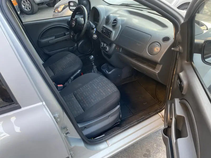 Fiat Uno Vivace 1.0 8V (Flex) 4p