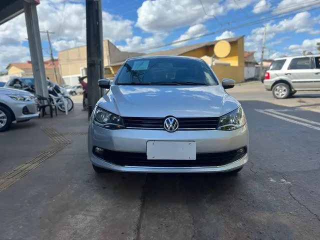 Carro Volkswagen Voyage 2014 1.6 VHT Highline I-Motion (Aut) (Flex)
