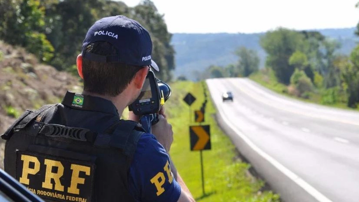 Além das 20 infrações mais cometidas, a Polícia Rodoviária Federal também aponta para outros dados que envolvem violações